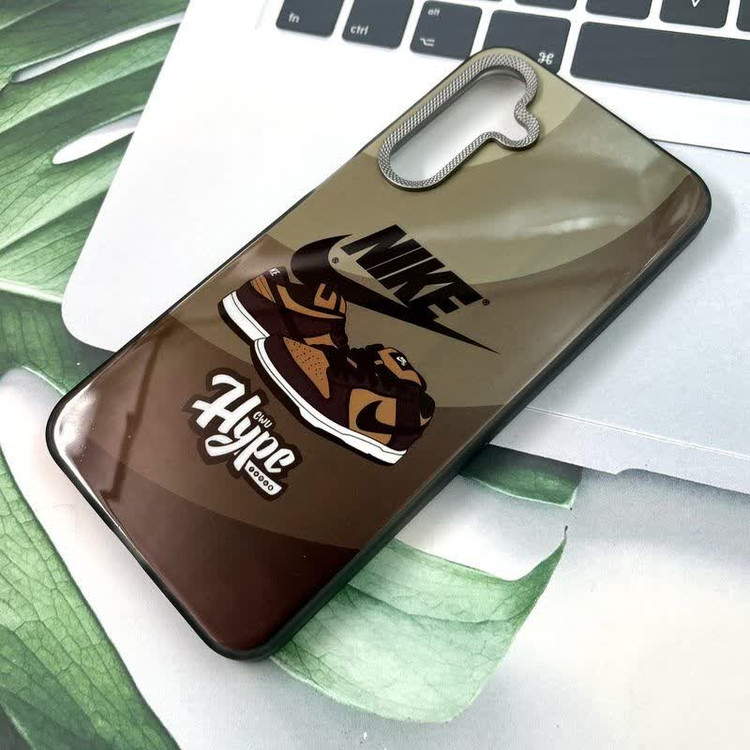 قاب گوشی carbon lens طرح کتونی nike مناسب گوشی شیاومی note 13 pro